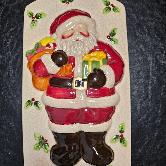 Vintage Debco Stoneware Christmas Baking Dish Featuring Santa Framed In Holly - Picture 2 of 12